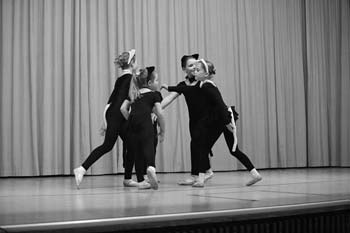 cat_dance_dec_09_100_kl_web