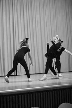 cat_dance_dec_09_121_kl_web